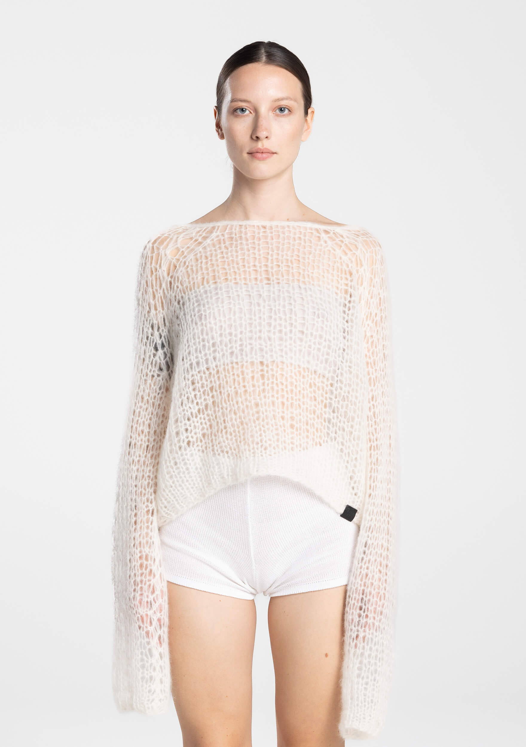 roybon-alpaca-pullover-white -open -knit-front- zoom