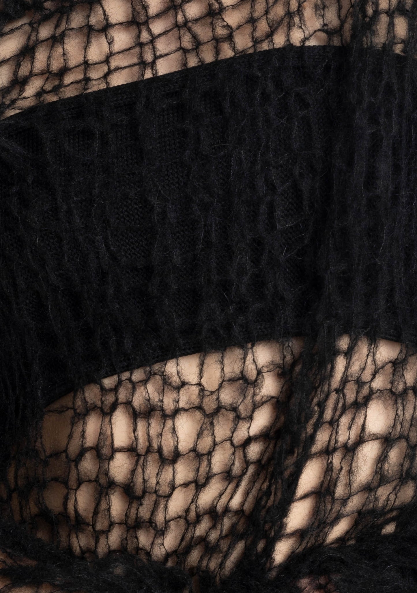 barbate - alpaca-open kin-pullover-black-material