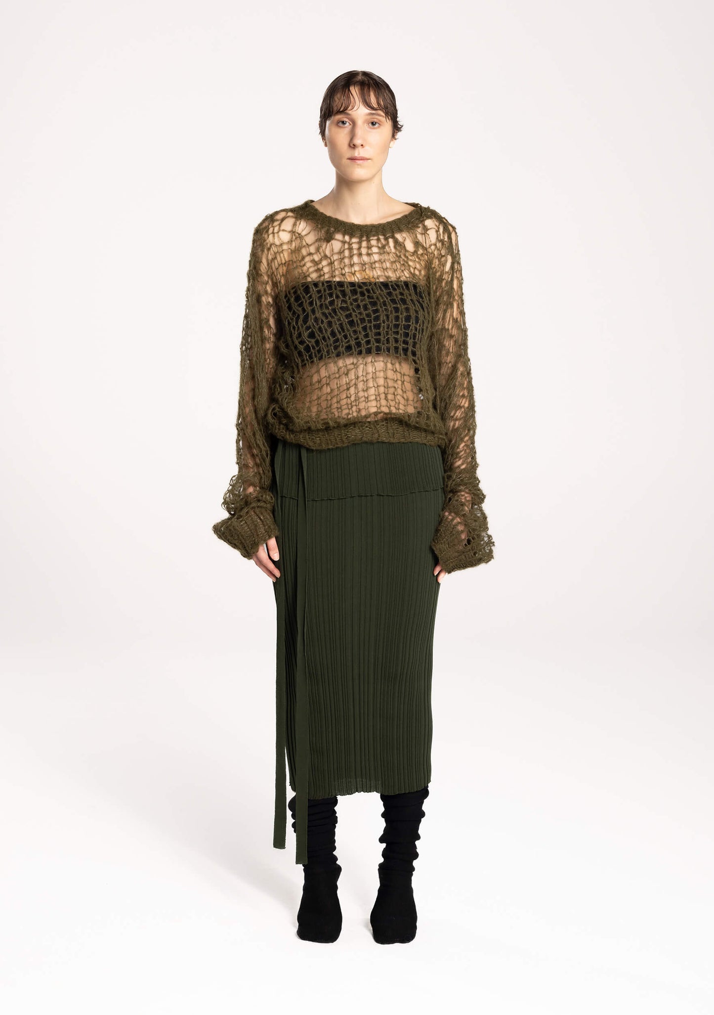 barbate - alpaca-open kin-pullover-moss green - front
